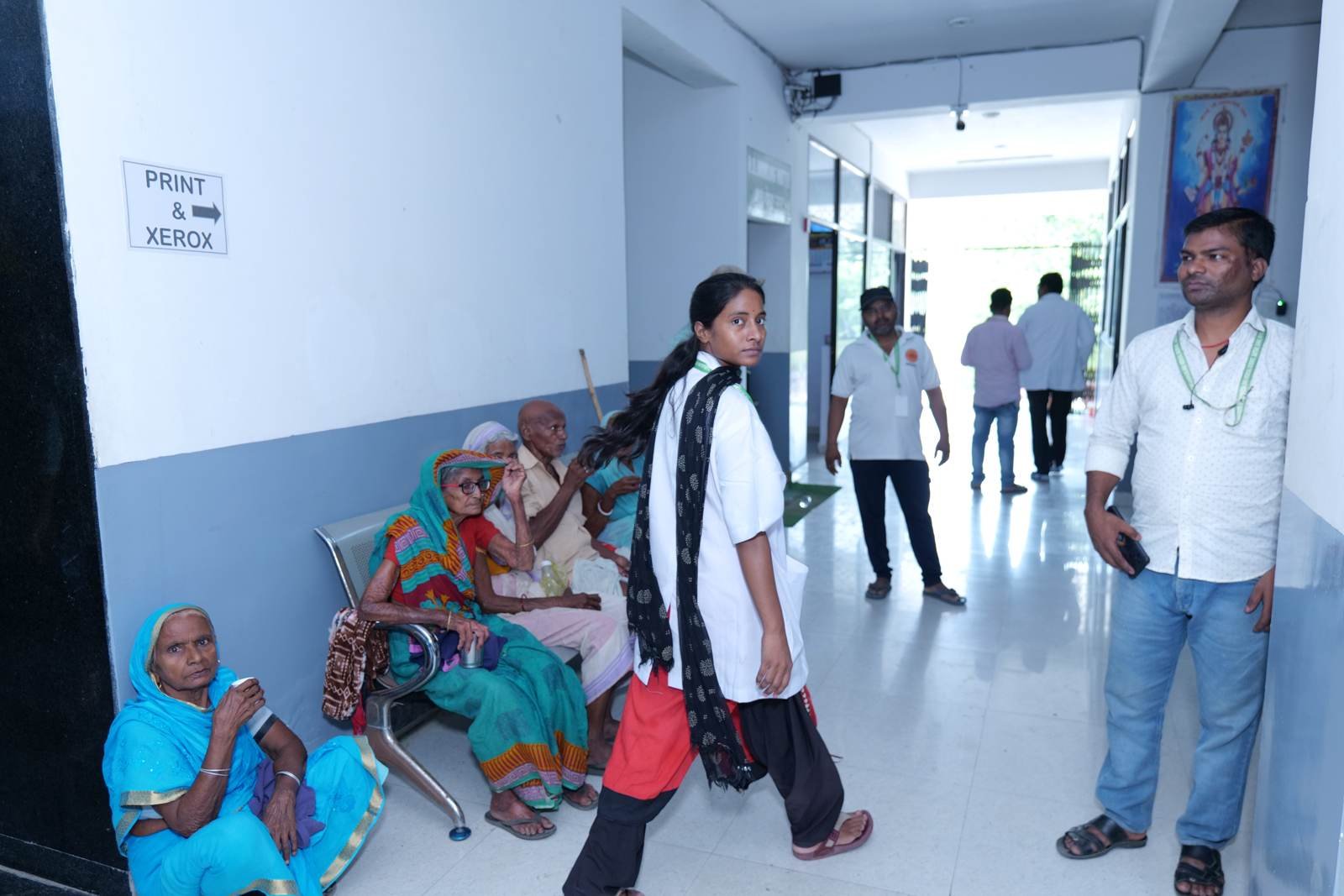 24/7 Hospital Corridors & Care
